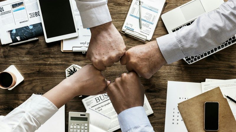 Banque en ligne pour les professionnels : quels sont les avantages ?