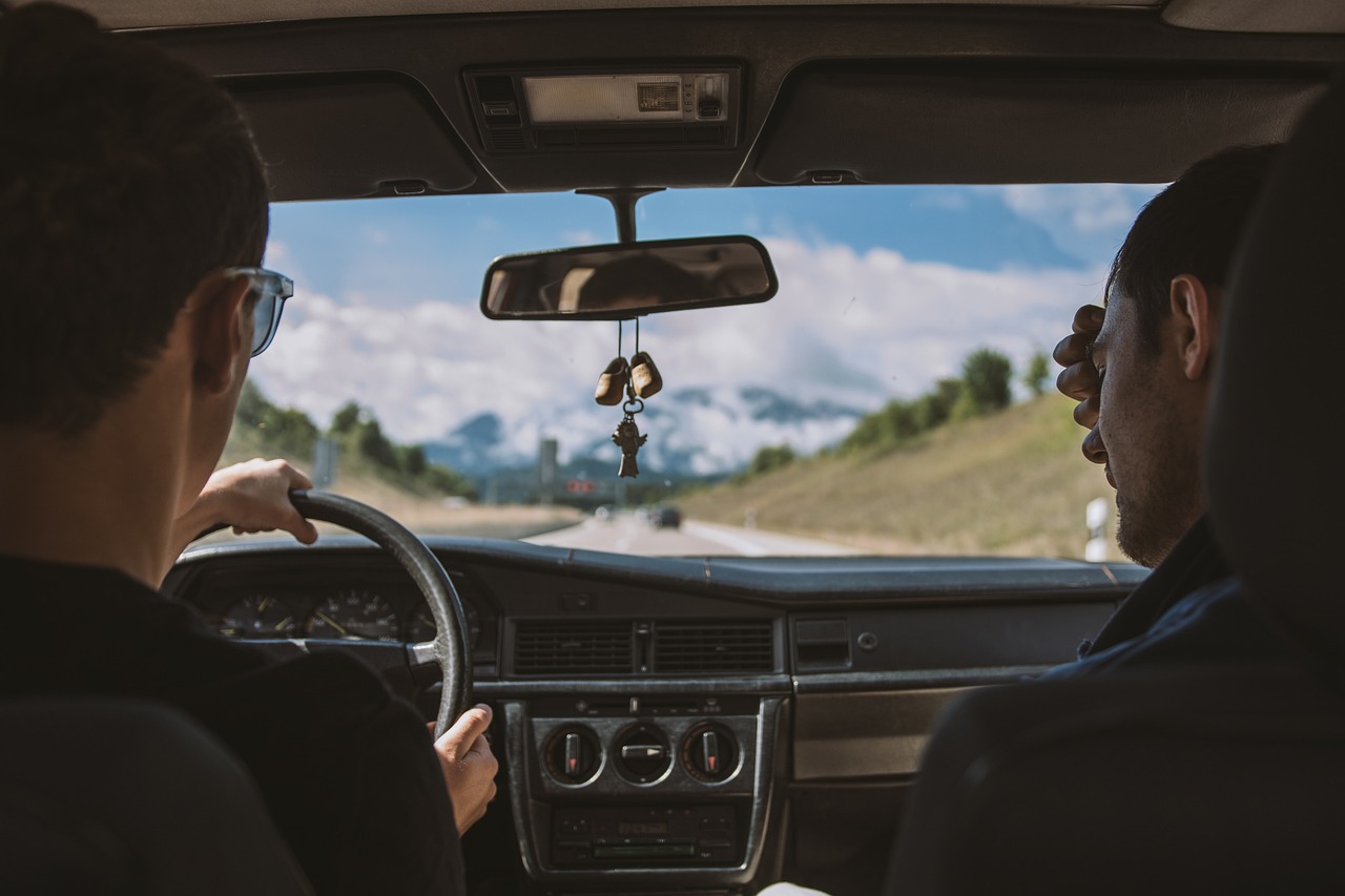 Le rallye team building en entreprise: Un outil dynamique pour renforcer l’unité et la performance des équipes